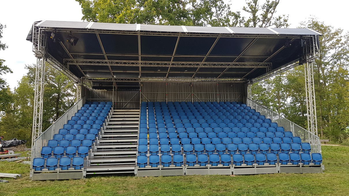 Stade et spectateurs